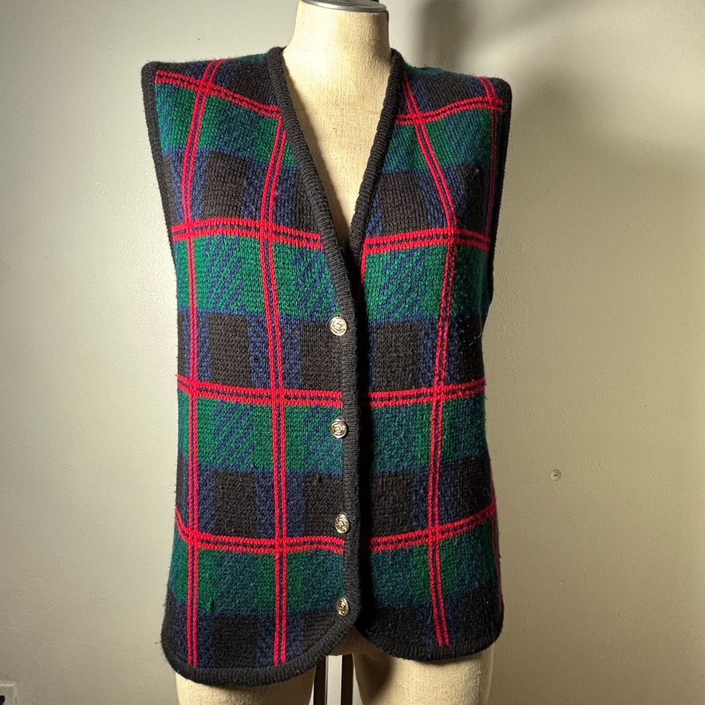 Tally ho Knit Vest with Button Closure